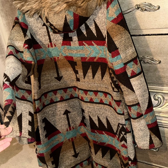 Forever 21 Multicolor Tribal Cape with Faux Fur Collar - Picture 2 of 4
